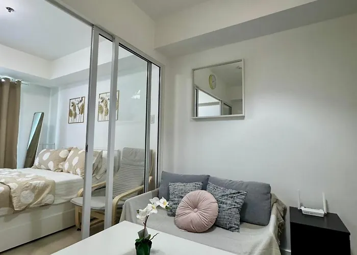 Casa Elisha Azure Urban Staycation